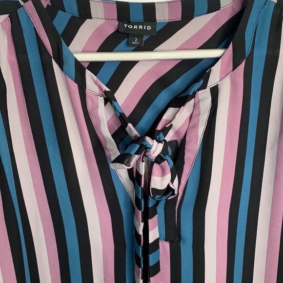 Torrid Georgette Bow Tie Stripe Blouse Top W-508 Plus Size 2X - Picture 5 of 11